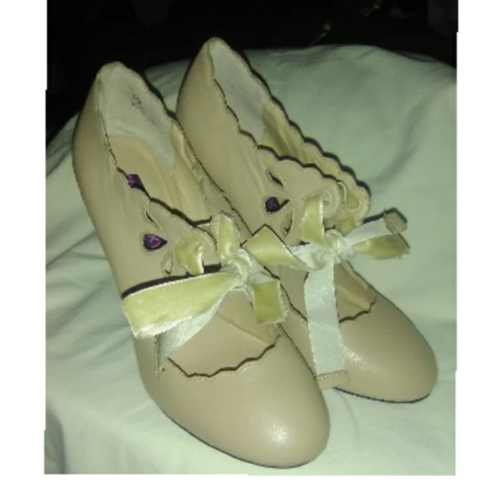 Mojo Moxy heels